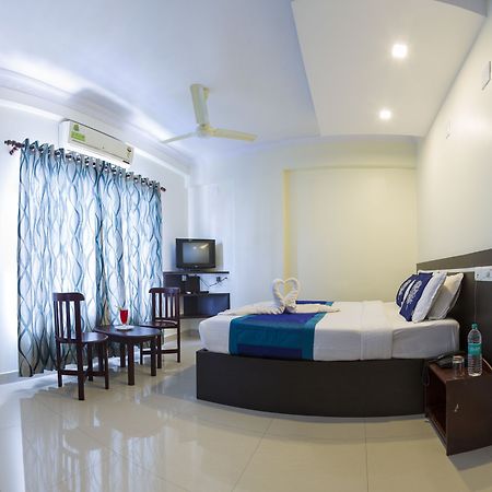 Hotel Sm Regency Kochi Esterno foto