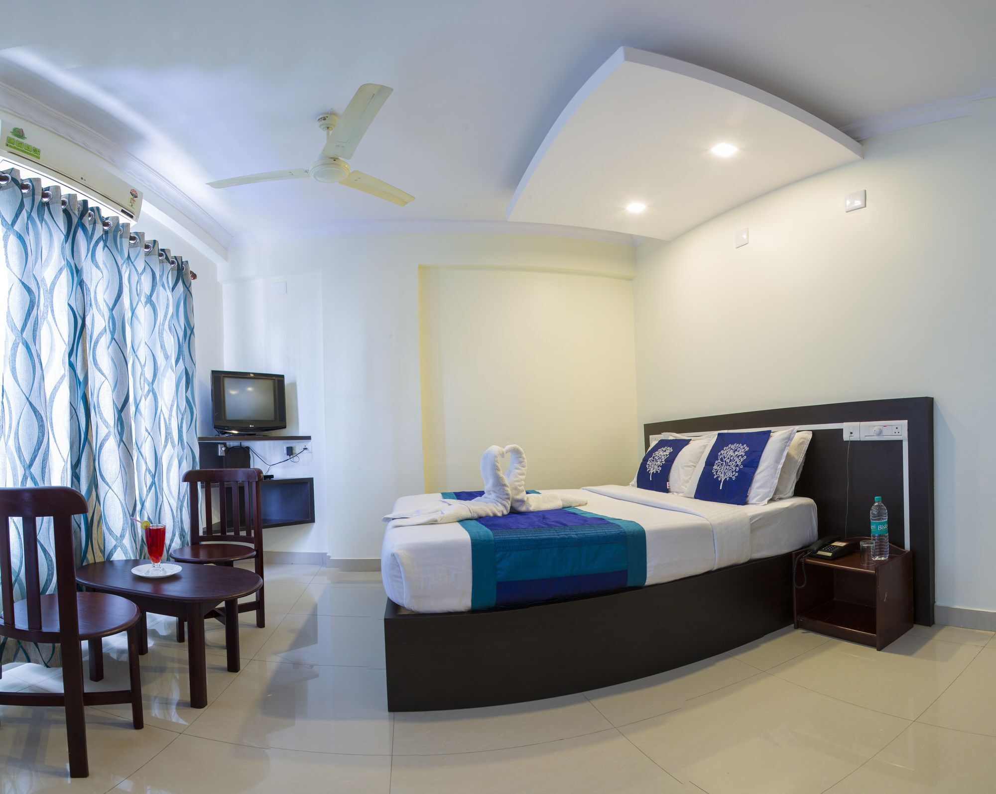 Hotel Sm Regency Kochi Esterno foto