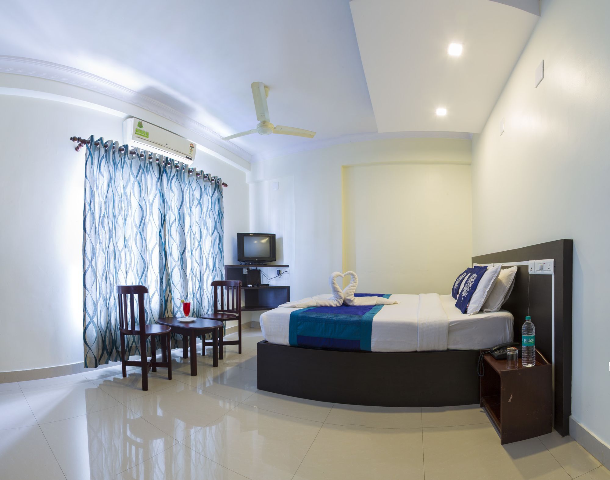 Hotel Sm Regency Kochi Esterno foto