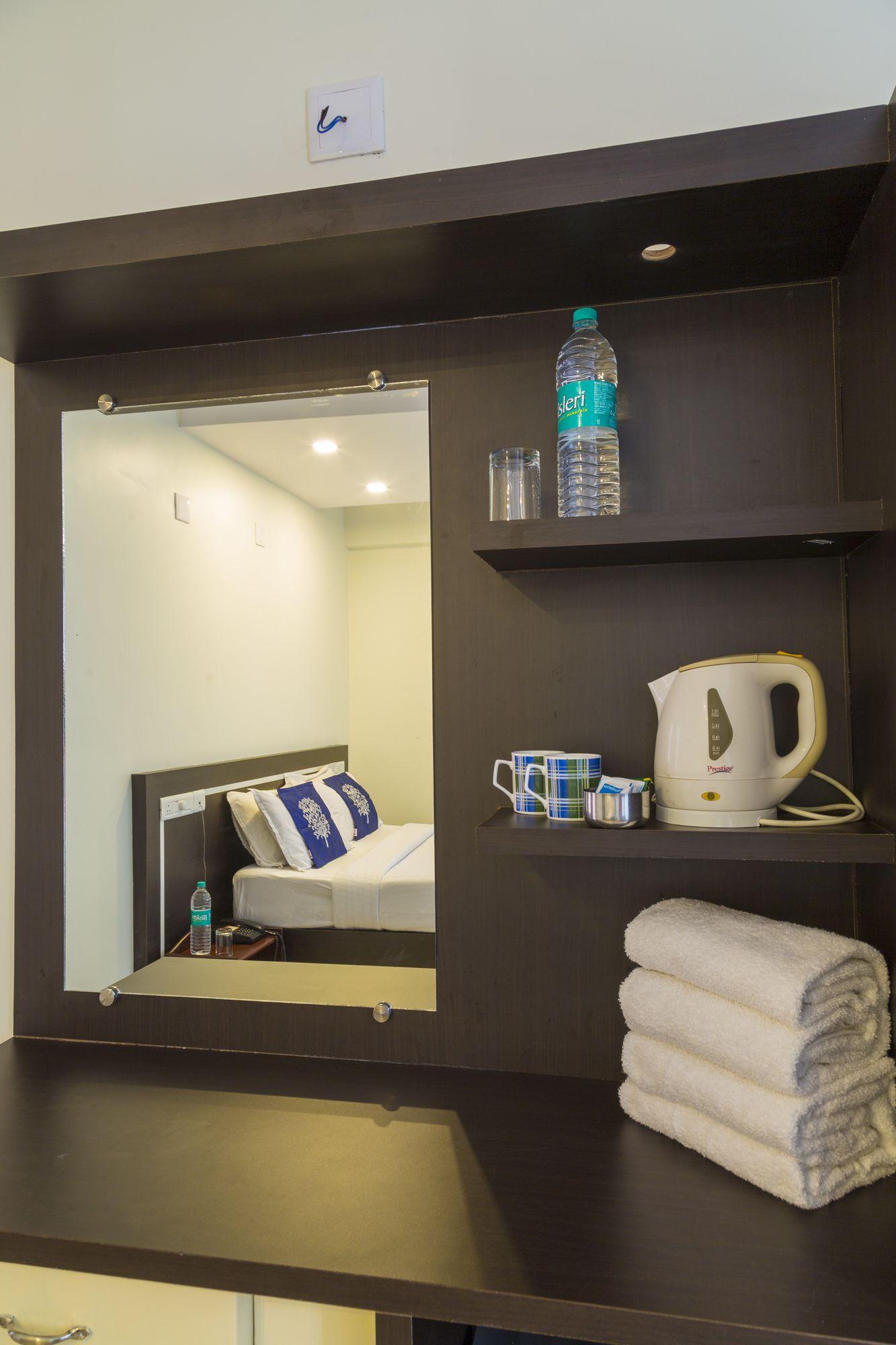 Hotel Sm Regency Kochi Esterno foto